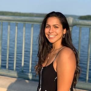 Meet your Posher, Jasmine